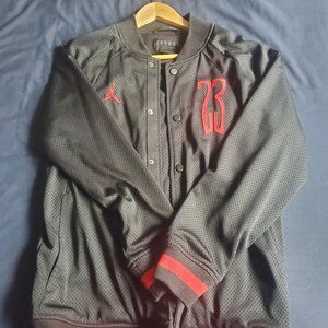 BLACK JORDAN VARSITY BUTTON-UP